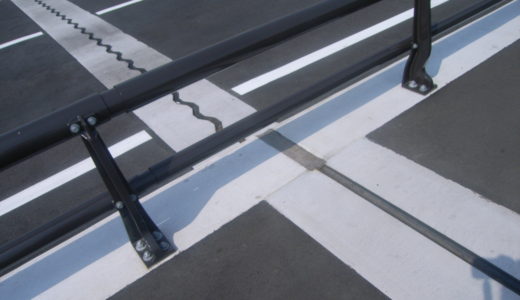 荷重支持型？突合せ型？輪荷重への対応で分ける伸縮装置２タイプ！